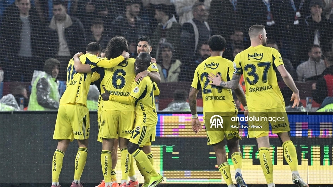 Fenerbahçe, deplasmanda Trabzonspor’u 3-2 mağlup etti
