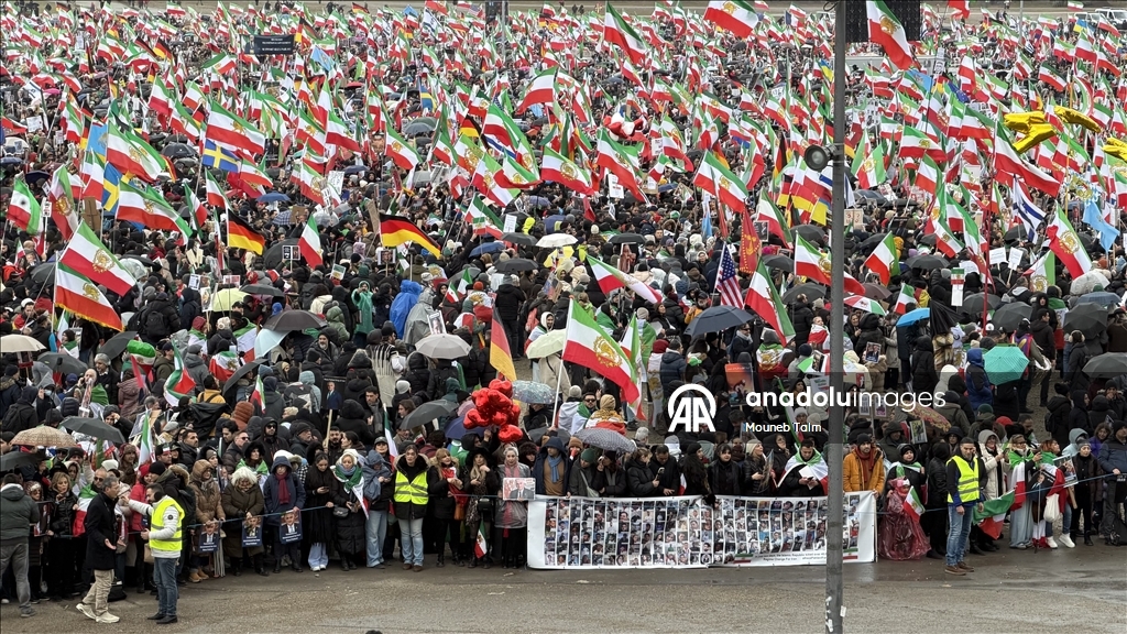 Almanya'da binlerce kişi İran karşıtı gösteri düzenledi