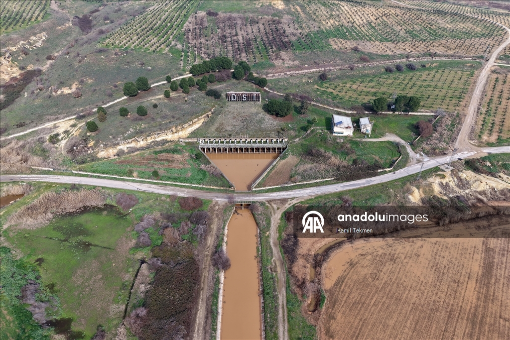 Kış yağışları Manisa'da susuz kalan barajları doldurmaya başladı