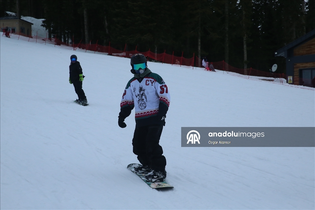 lgaz Yurduntepe Kayak Merkezi ziyaretçileri keyifli bir gün geçirdi