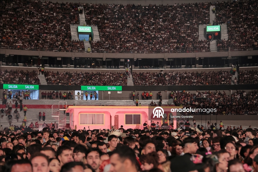 Десятки тысяч зрителей посетили концерт Bad Bunny в Аргентине