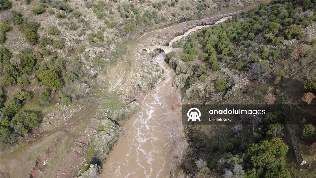 Kış yağışları Manisa'da susuz kalan barajları doldurmaya başladı