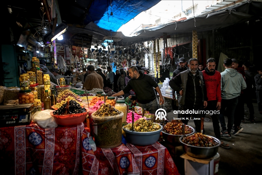 Gazze'de ramazan öncesi ez-Zaviye Çarşısı'nda yoğunluk yaşandı