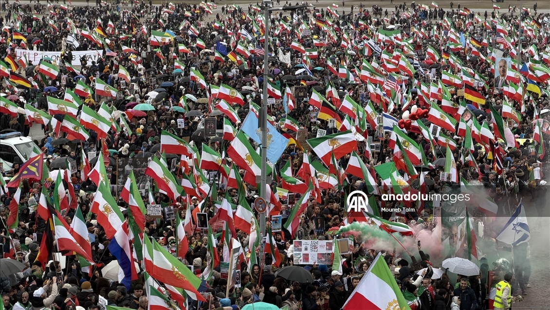 Almanya'da binlerce kişi İran karşıtı gösteri düzenledi