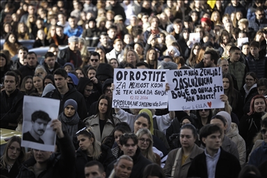 Nekoliko hiljada građana Sarajeva na protestu zatražilo odgovornost nadležnih zbog tragične tramvajske nesreće