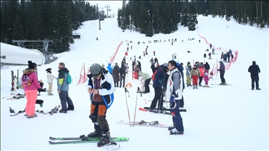 llgaz Yurduntepe Kayak Merkezi ziyaretçileri keyifli bir gün geçirdi