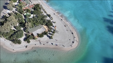 Fethiye'de Ölüdeniz'in rengi turkuaza döndü