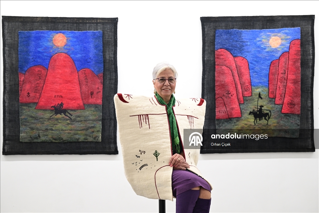 لإحياء تراث حضاري.. فنانة تركية تحاكي بالنسيج رسوما قديمة