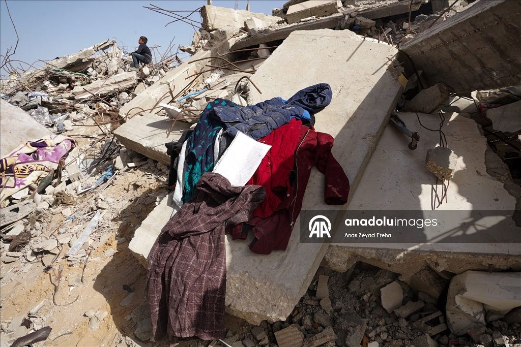 Gazze’nin kuzeyinde enkaz altındaki Filistinlilerin cenazelerine ulaşıldı