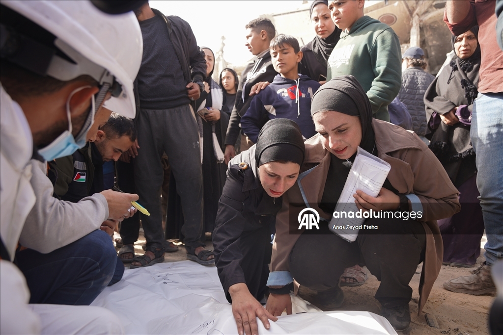 Gazze’nin kuzeyinde enkaz altındaki Filistinlilerin cenazelerine ulaşıldı