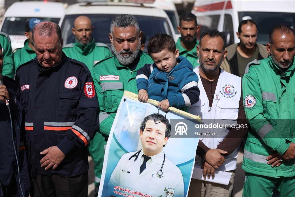 İsrail hapishanelerinde tutuklu bulunan doktor ve sağlık görevlilerin meslektaşları gösteri düzenledi