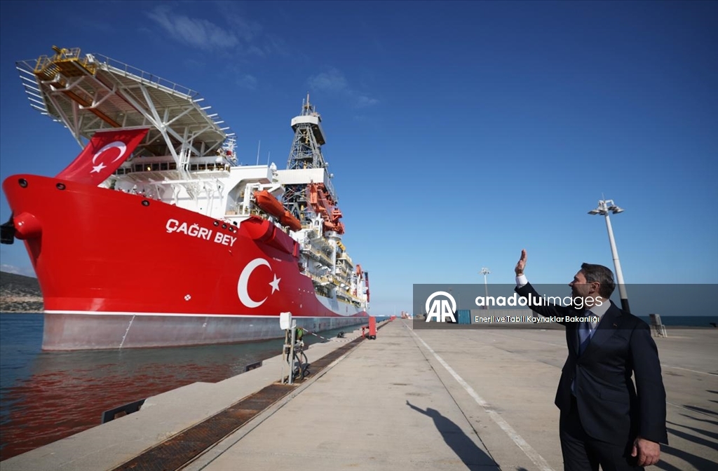 Çağrı Bey sondaj gemisi ilk görev yeri Somali'ye uğurlandı