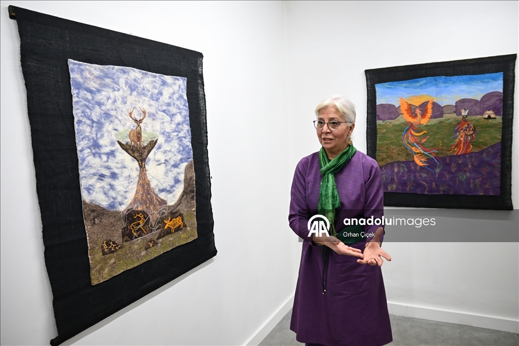 لإحياء تراث حضاري.. فنانة تركية تحاكي بالنسيج رسوما قديمة