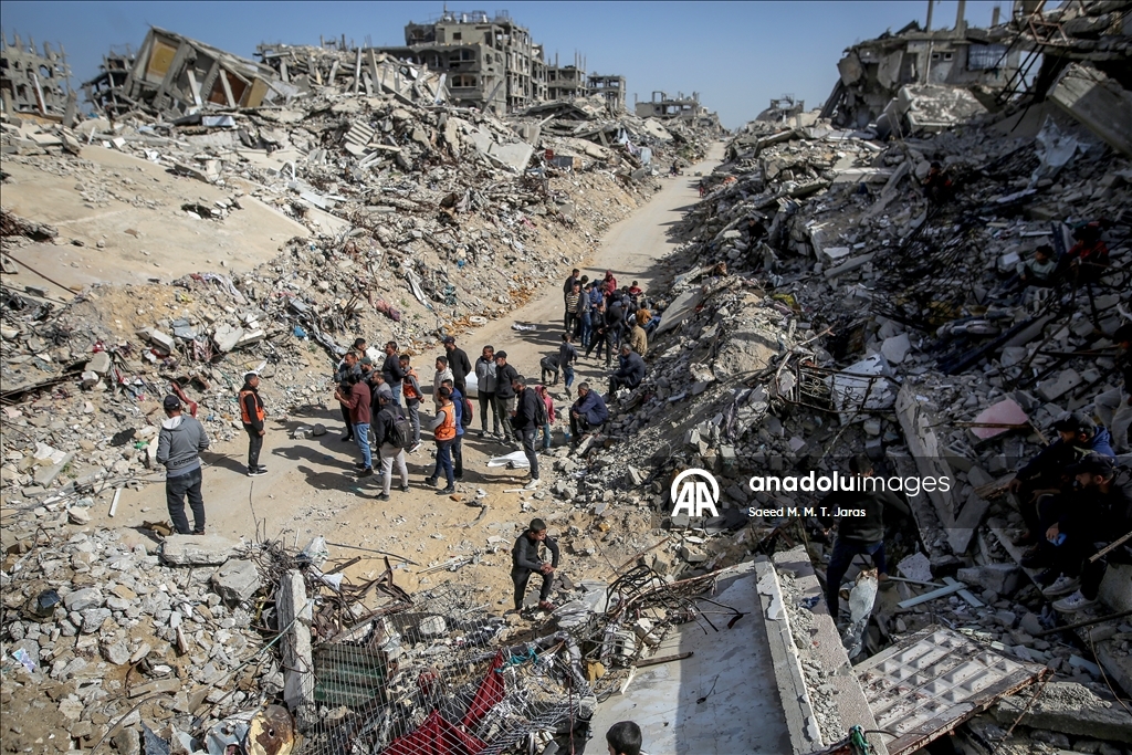 غزة تطلق حملة "إكرام الشهداء" لانتشال المفقودين من تحت الأنقاض