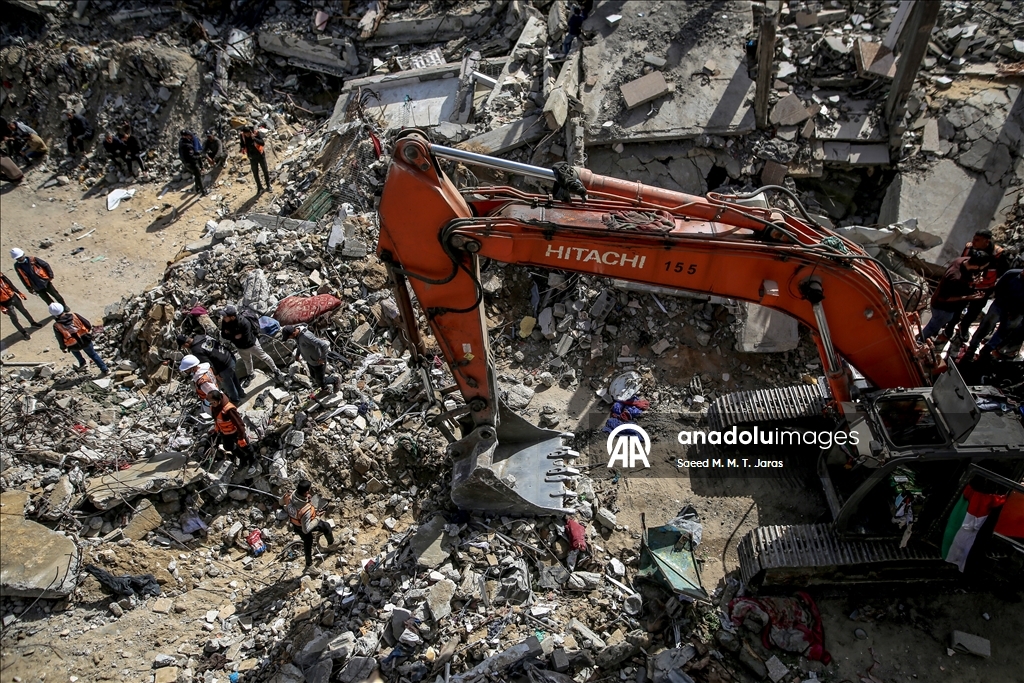 غزة تطلق حملة "إكرام الشهداء" لانتشال المفقودين من تحت الأنقاض