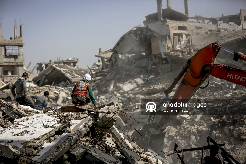 غزة تطلق حملة "إكرام الشهداء" لانتشال المفقودين من تحت الأنقاض