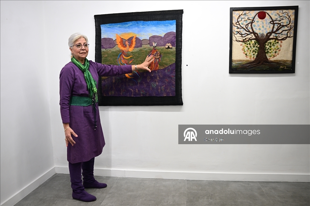 لإحياء تراث حضاري.. فنانة تركية تحاكي بالنسيج رسوما قديمة