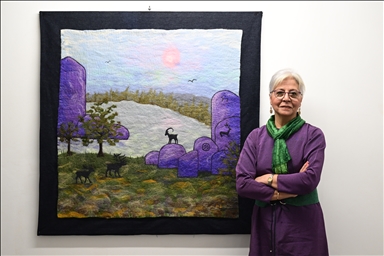 لإحياء تراث حضاري.. فنانة تركية تحاكي بالنسيج رسوما قديمة