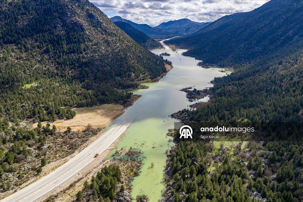 Konya-Antalya karayolu yağışın ardından görüntülendi