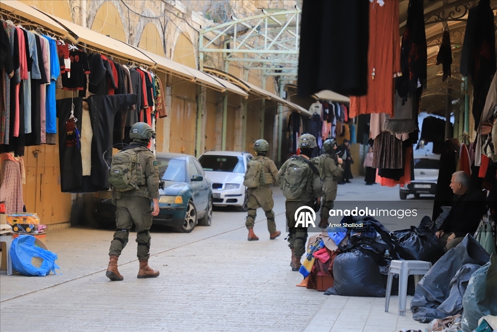 İsrail güçleri Batı Şeria'nın El Halil kentine baskın düzenledi