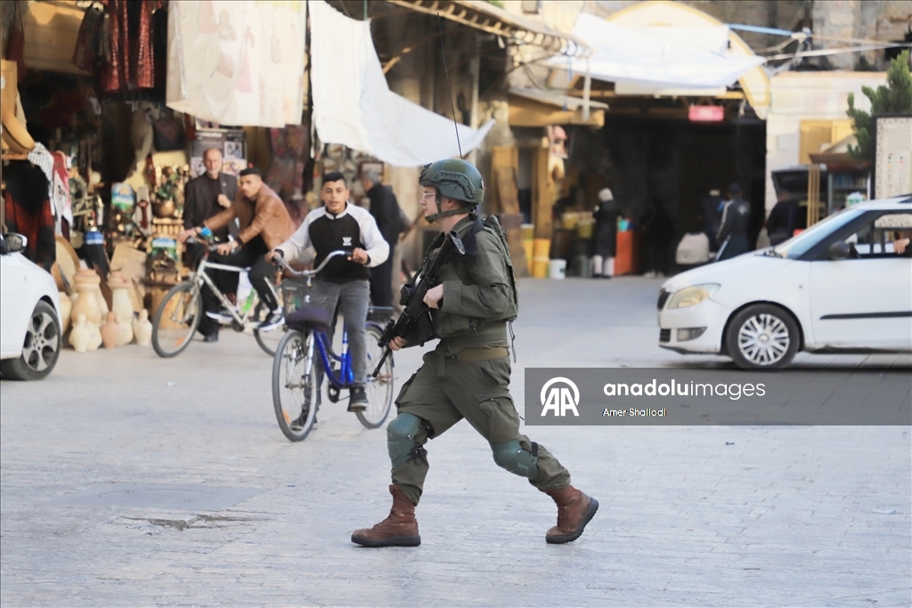 İsrail güçleri Batı Şeria'nın El Halil kentine baskın düzenledi
