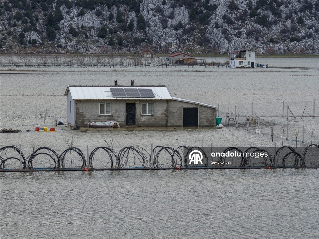 Konya-Antalya karayolu yağışın ardından görüntülendi