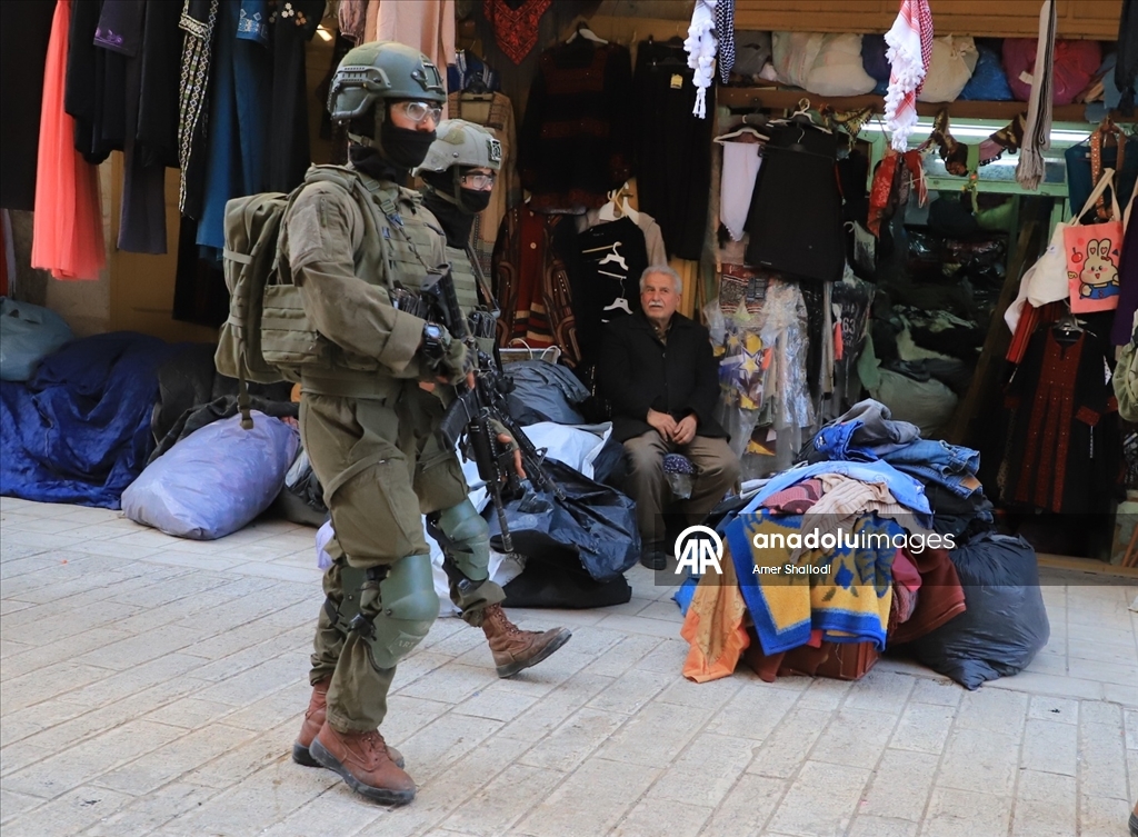 İsrail güçleri Batı Şeria'nın El Halil kentine baskın düzenledi