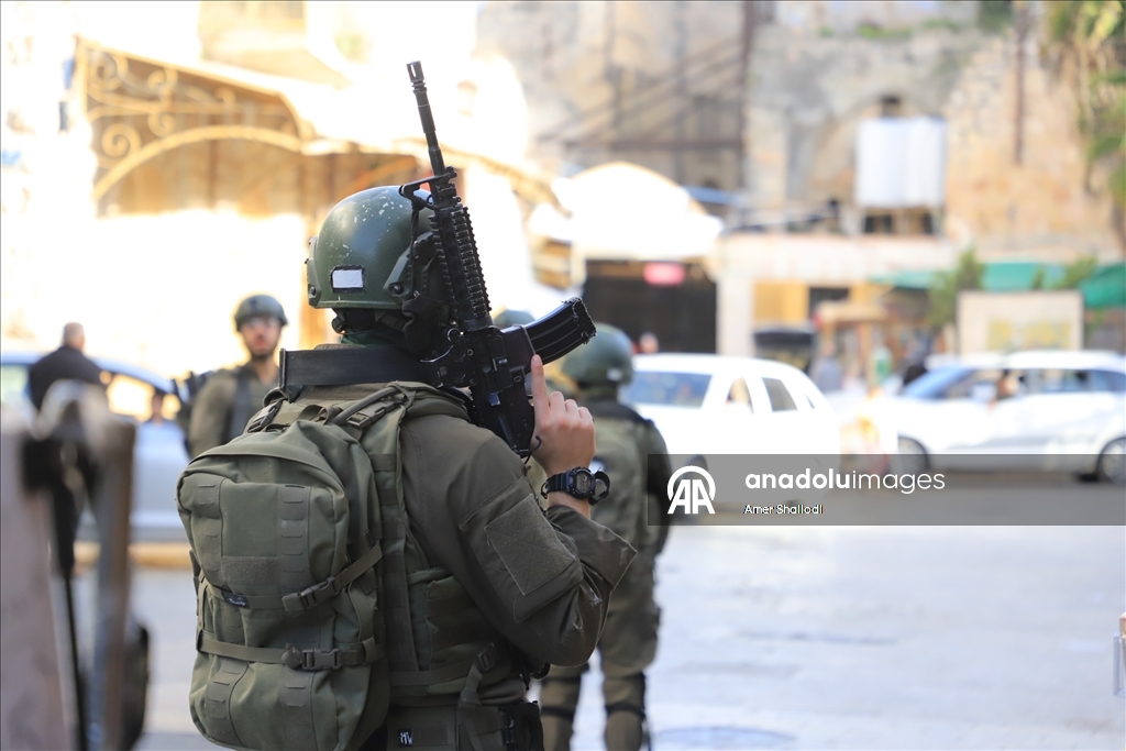 İsrail güçleri Batı Şeria'nın El Halil kentine baskın düzenledi