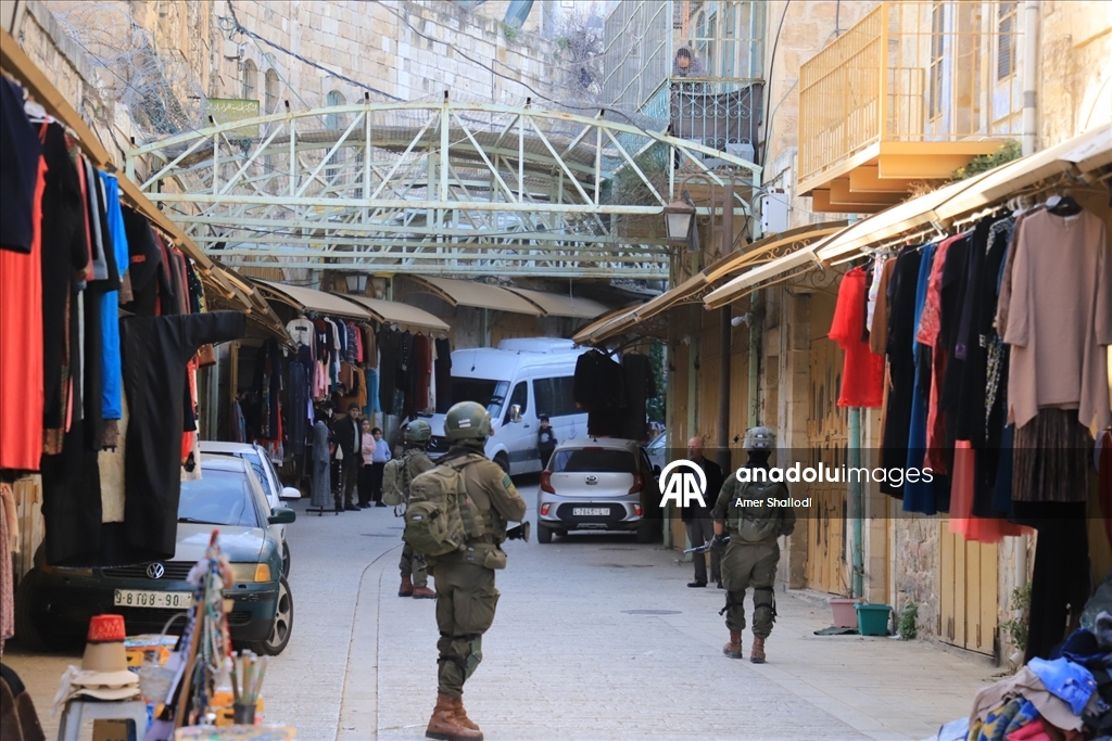 İsrail güçleri Batı Şeria'nın El Halil kentine baskın düzenledi