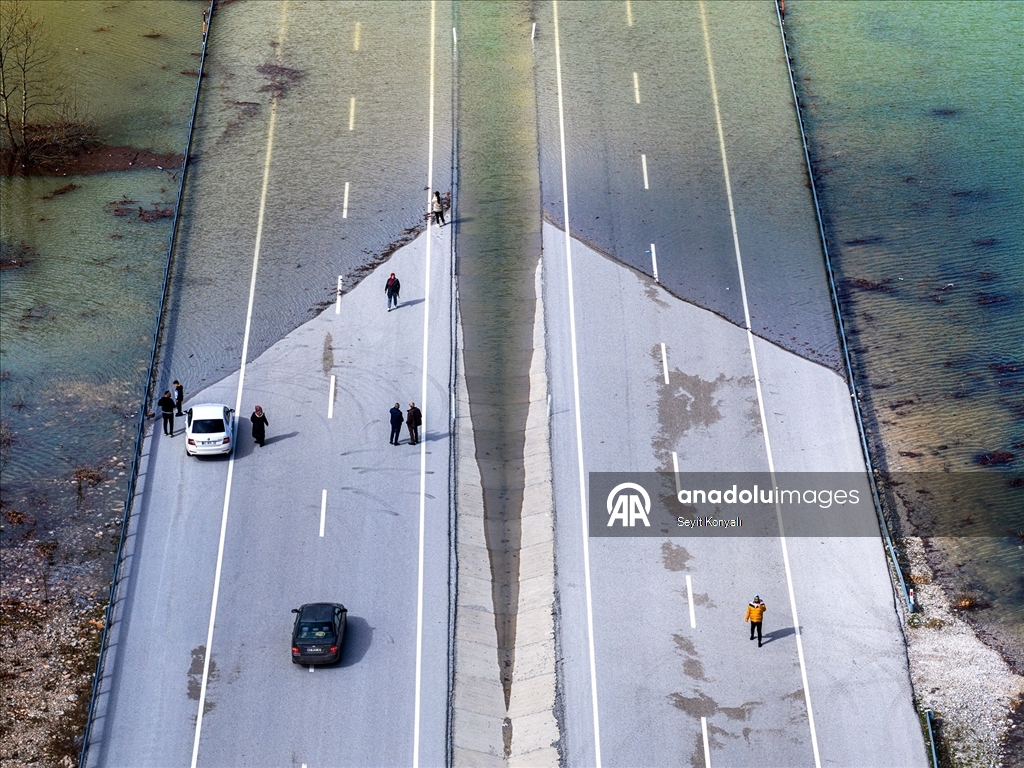 Konya-Antalya karayolu yağışın ardından görüntülendi