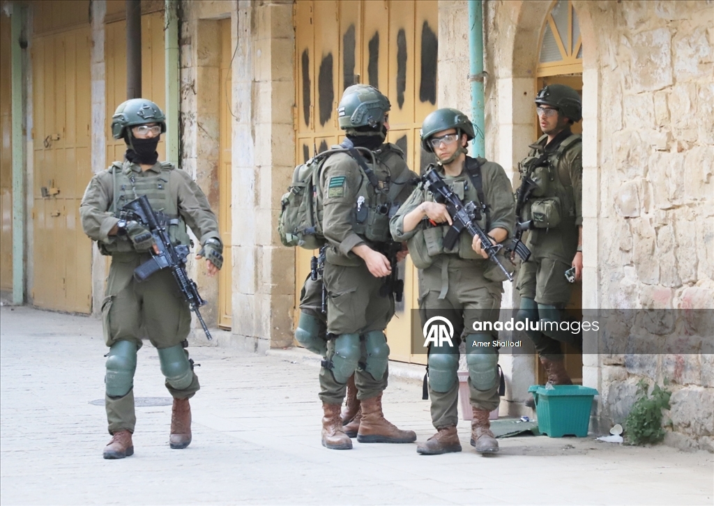 İsrail güçleri Batı Şeria'nın El Halil kentine baskın düzenledi