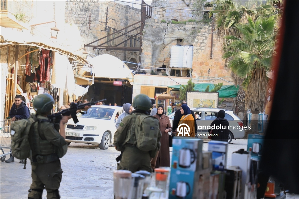 İsrail güçleri Batı Şeria'nın El Halil kentine baskın düzenledi