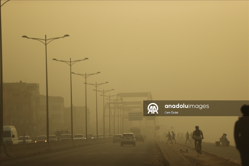 Сенегал накрыло облаком пыли