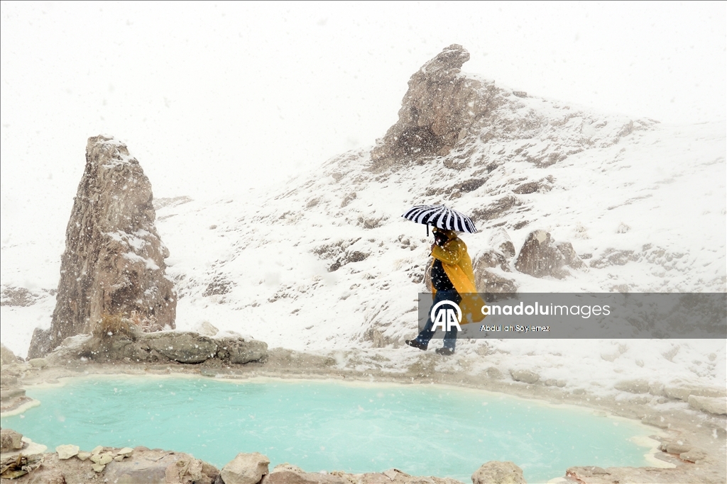 Li Agiriyê jiyana zivistanê ya dijwar û bedewiya siruştî bala wênekêşan dikişîne