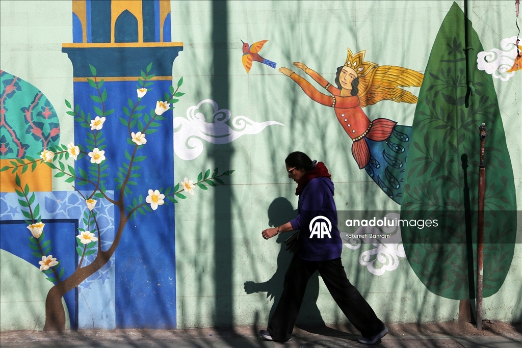 Повседневная жизнь в Тегеране продолжается на фоне переговоров между Ираном и США