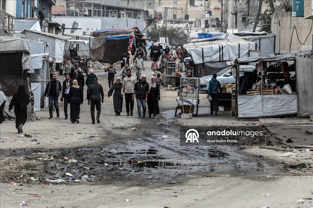 Han Yunus’ta çöp ve kanalizasyon krizi, yerinden edilen Filistinlilerin yaşamını tehdit ediyor