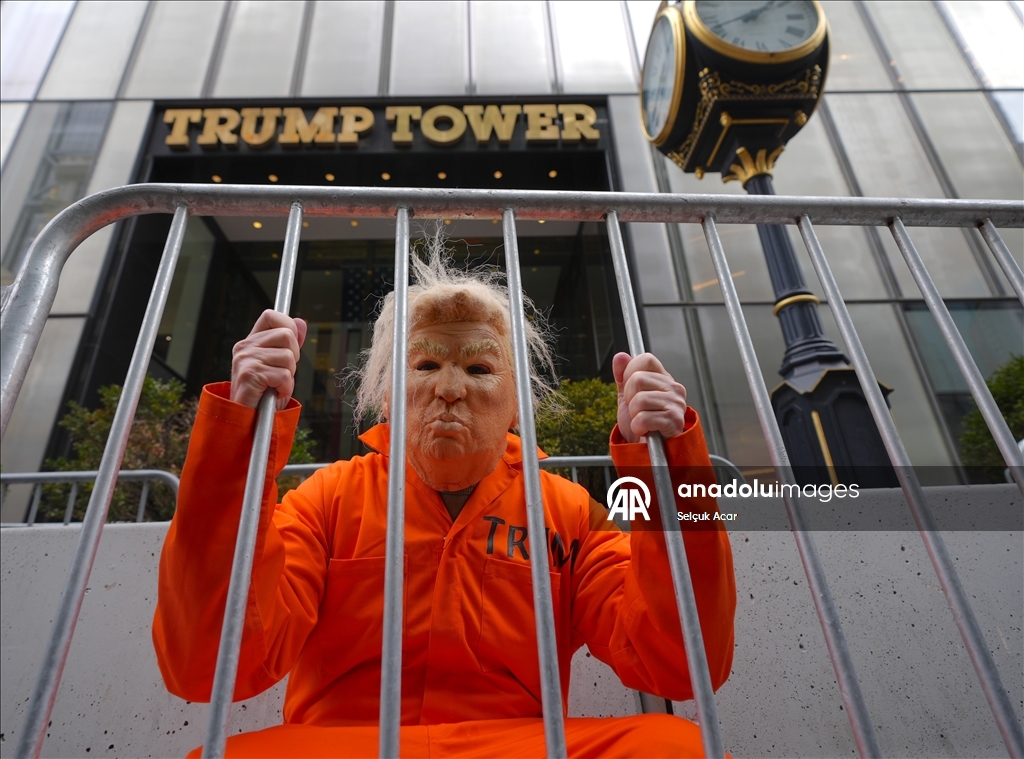 Протест у Trump Tower в Нью-Йорке