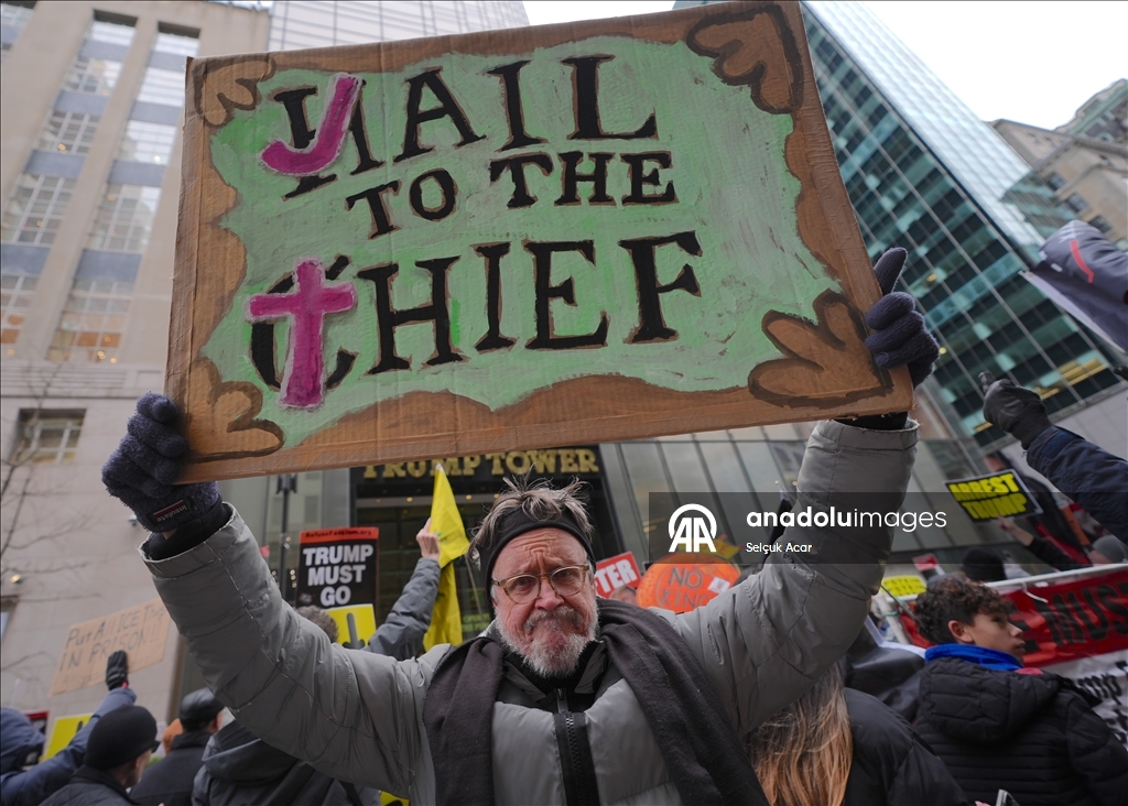 Протест у Trump Tower в Нью-Йорке