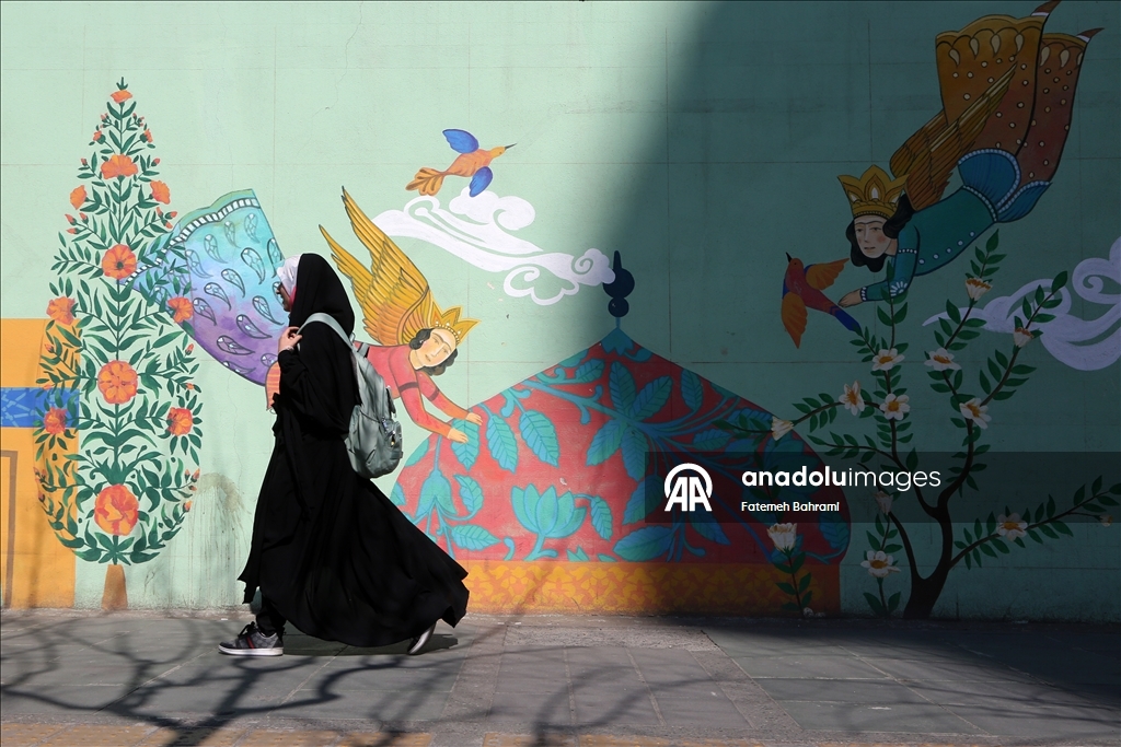 Повседневная жизнь в Тегеране продолжается на фоне переговоров между Ираном и США