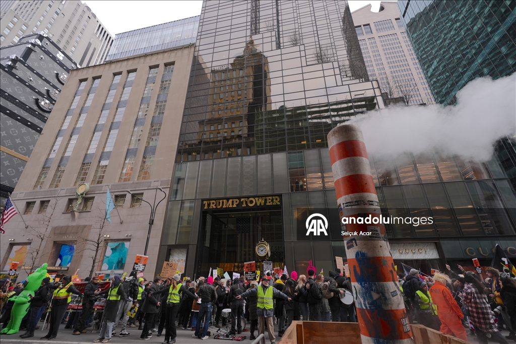 Протест у Trump Tower в Нью-Йорке