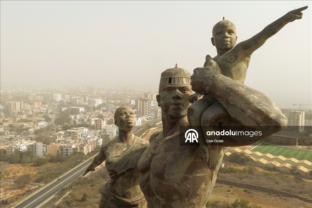 Сенегал накрыло облаком пыли