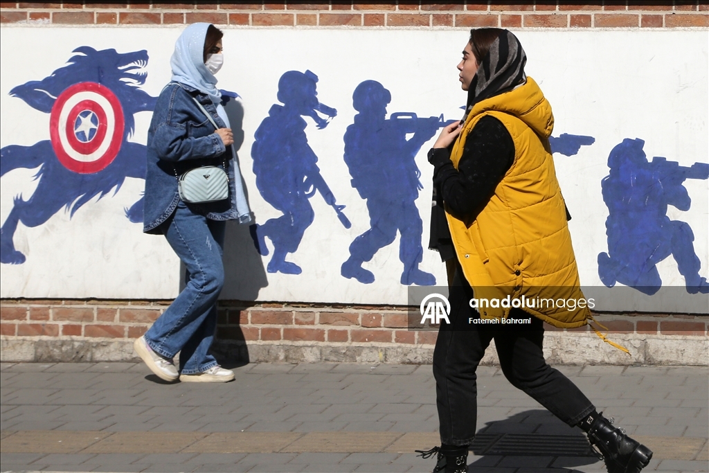 Повседневная жизнь в Тегеране продолжается на фоне переговоров между Ираном и США