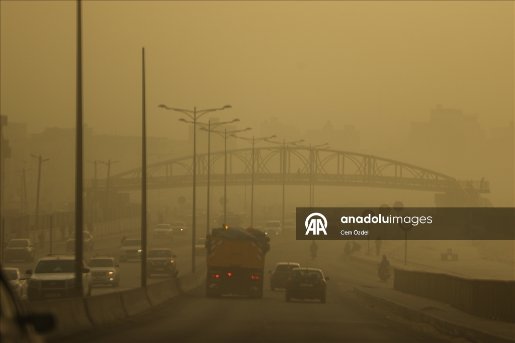 Сенегал накрыло облаком пыли