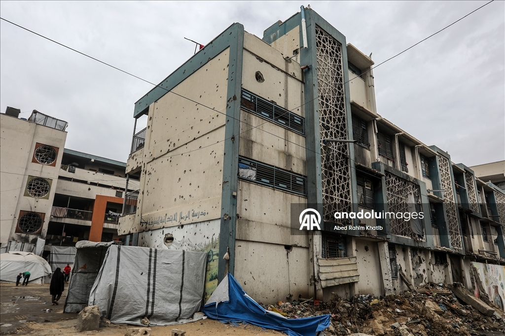 Han Yunus’ta çöp ve kanalizasyon krizi, yerinden edilen Filistinlilerin yaşamını tehdit ediyor