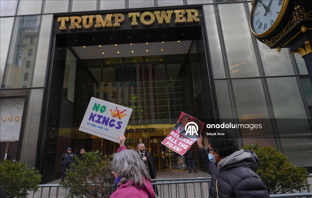 Протест у Trump Tower в Нью-Йорке