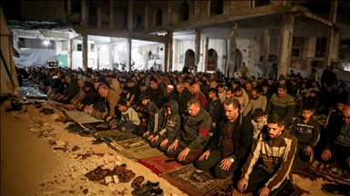 Gazze'de yıkımın gölgesinde ramazan ayının ilk teravih namazı kılındı