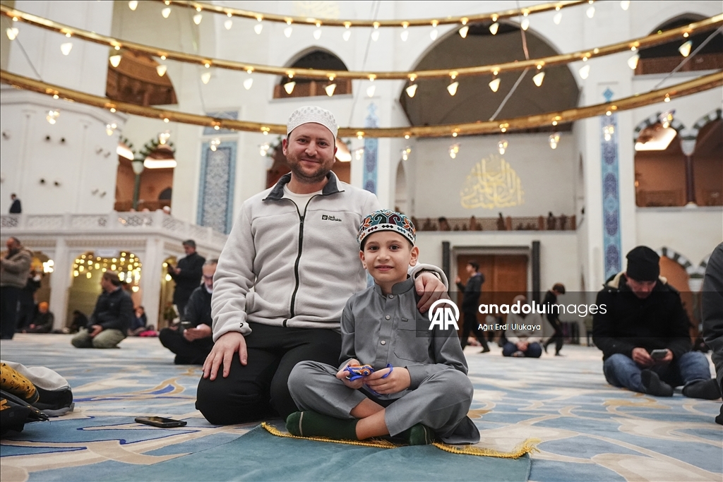 İstanbul'da ilk teravih namazı kılındı