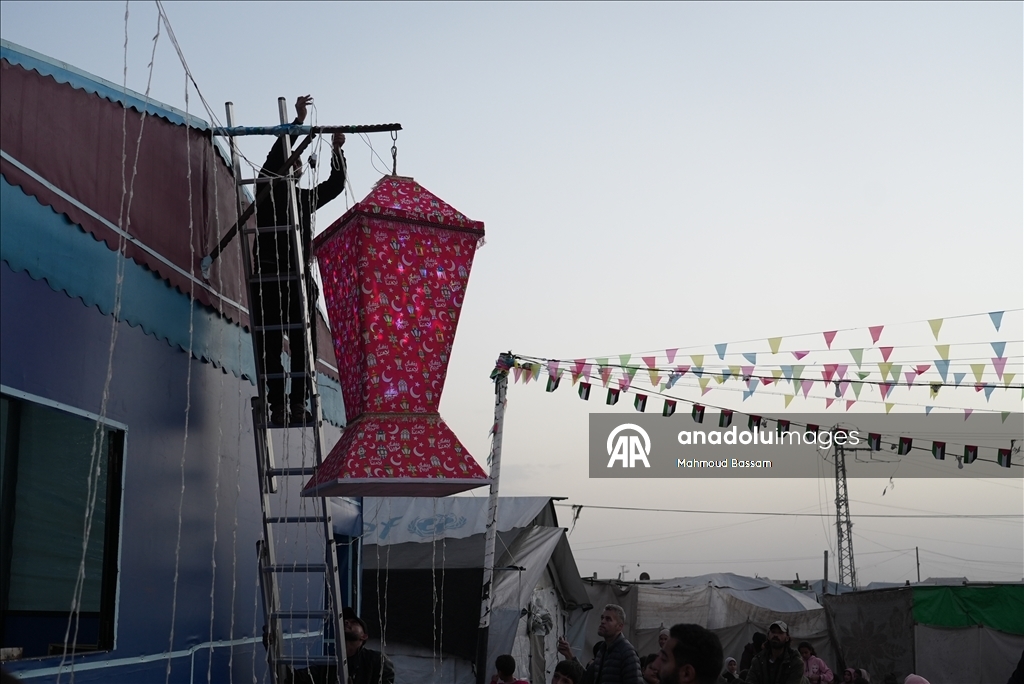 Палестинцы готовятся к Рамазану посреди разрушенного Хан-Юнуса в Газе