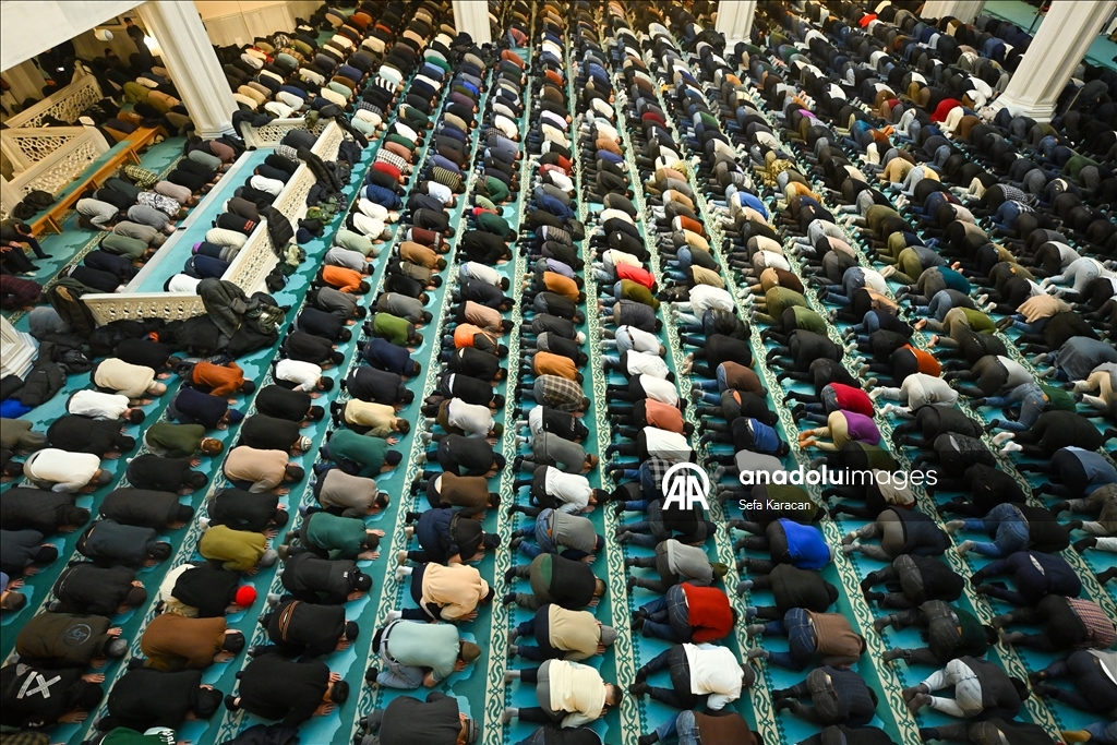 Rusya'nın başkenti Moskova'da ilk teravih namazı kılındı