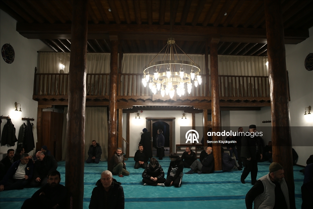 Kayseri'de restorasyonu tamamlanan tarihi cami teravih namazıyla ibadete açıldı